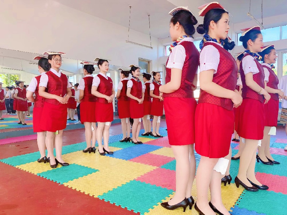 天津市弘博职业学校礼仪服务 塑造文明风尚的先锋力量